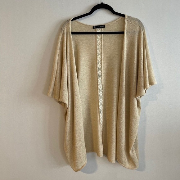 Fashion To Figure | Geometric | Short Sleeve Cardigan | Boho | Plus Size 1 - Picture 1 of 3